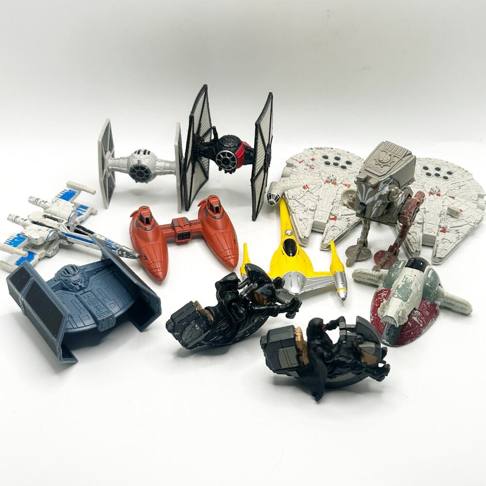 Mixed lot of 12 Die-cast Hot wheels STAR WARS Vehicles AS SHOWN EUC